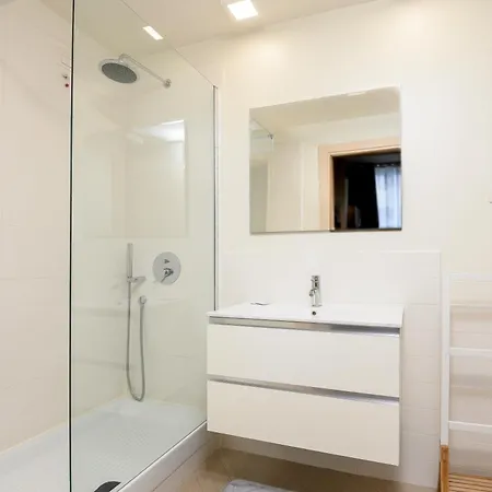 Apartment 293 - La Casa Del Porto Luxury, Il Tuo A A Pochi Passi Dal Porto - Parcheggio Privato Genoa